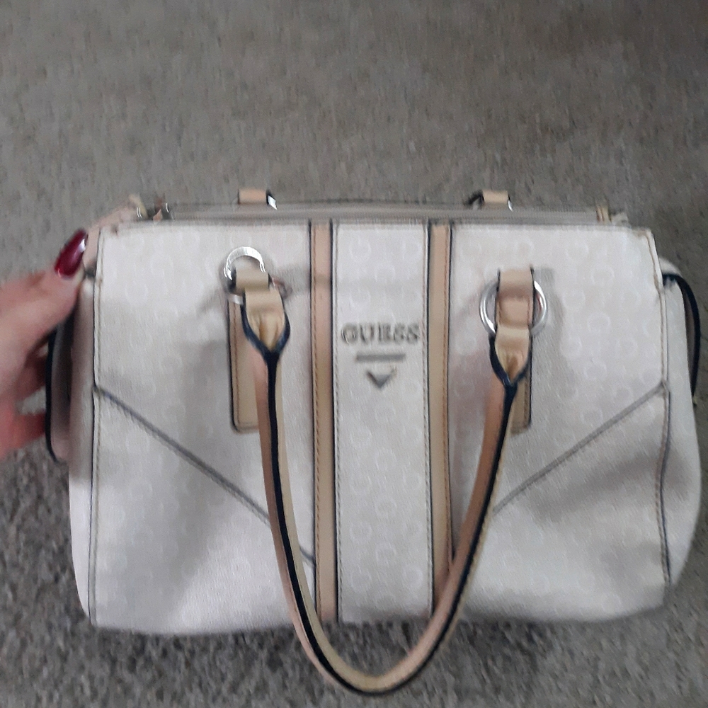 Light pink guess purse
